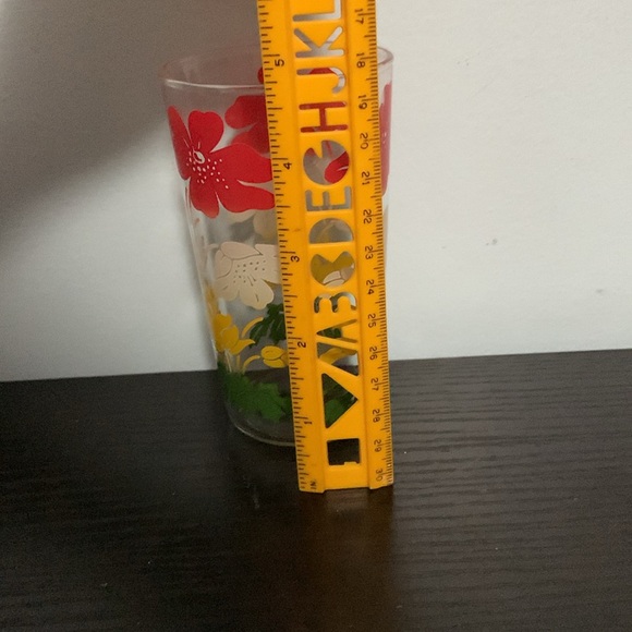 Vintage Glass Cups with Flower Design - Picture 5 of 5